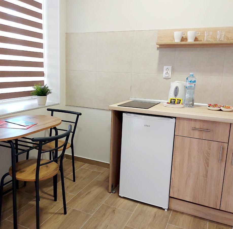 Centar Lux 2 Hostel Ζρένιανιν Εξωτερικό φωτογραφία