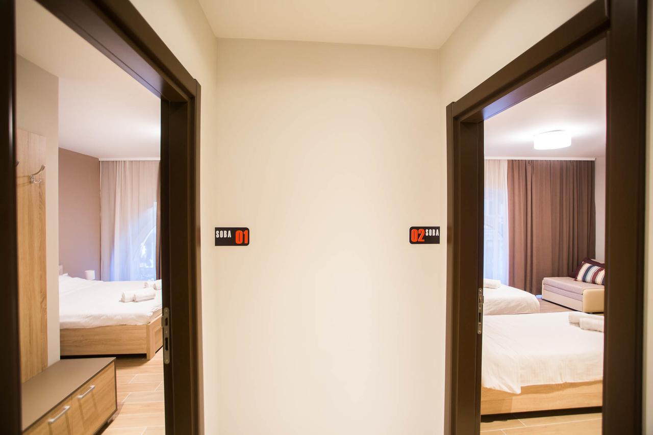Centar Lux 2 Hostel Ζρένιανιν Εξωτερικό φωτογραφία