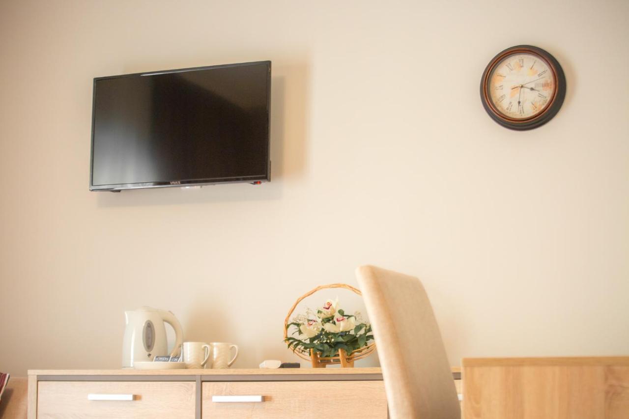 Centar Lux 2 Hostel Ζρένιανιν Εξωτερικό φωτογραφία