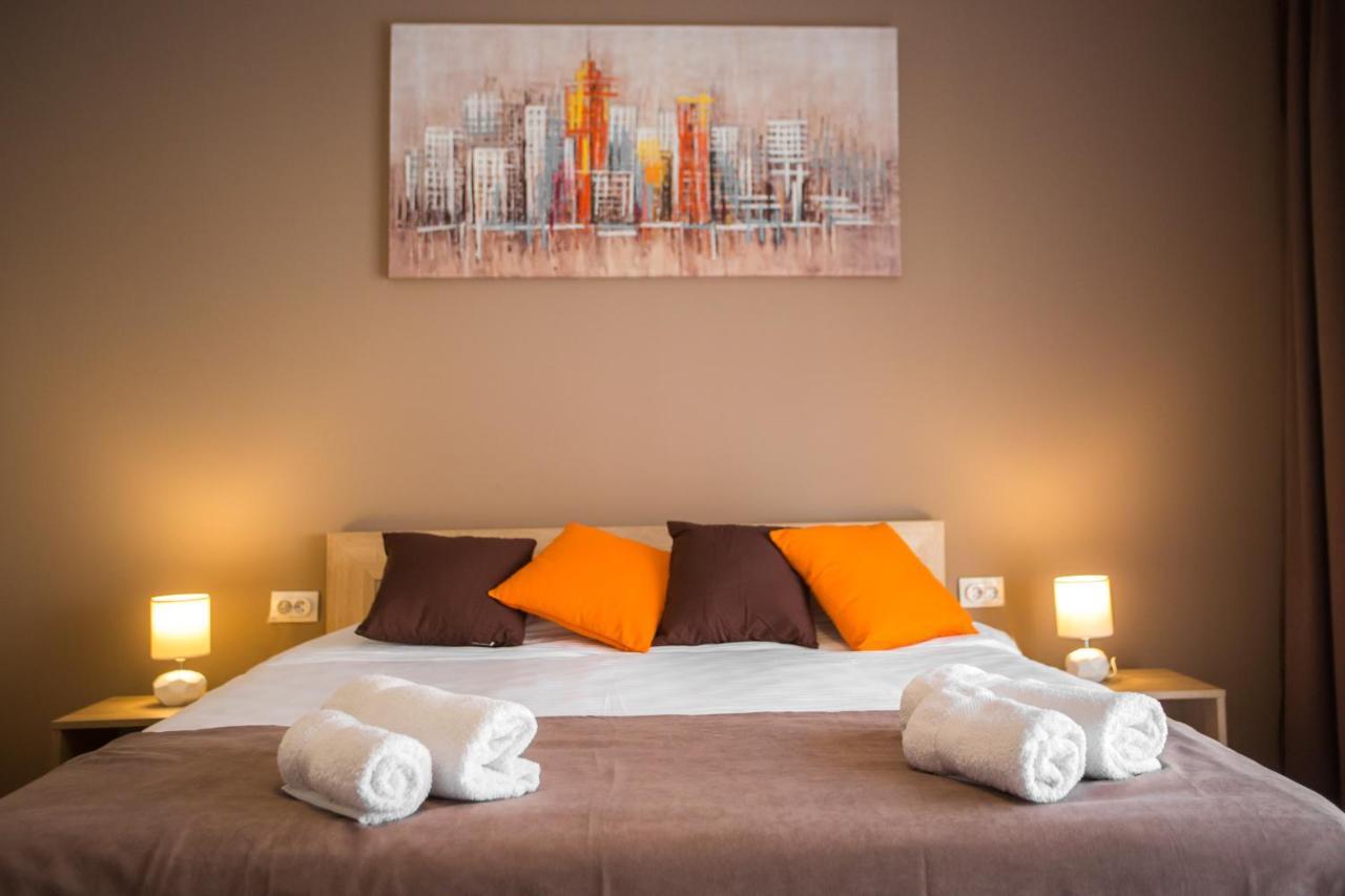 Centar Lux 2 Hostel Ζρένιανιν Εξωτερικό φωτογραφία
